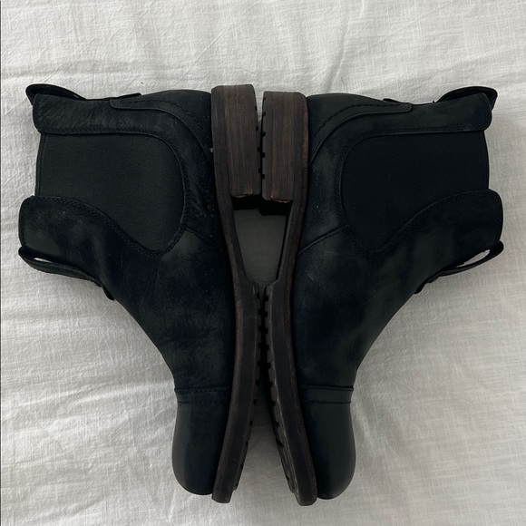 Ugg Gallion Chelsea Black Suede Pull On Boots Size 9 - Picture 6 of 15